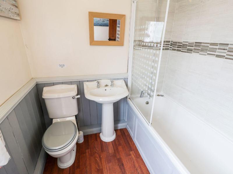 Woodlands Cottage - image 23