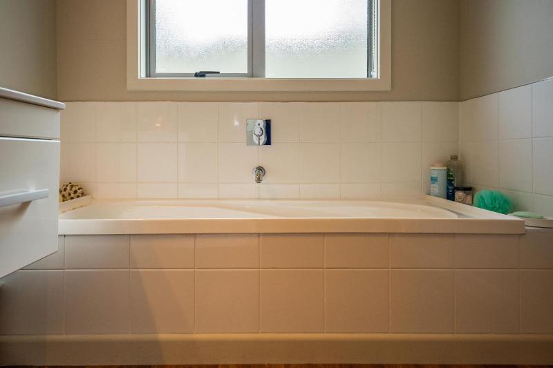 Bach 32 - Taupo Holiday Home - image 16