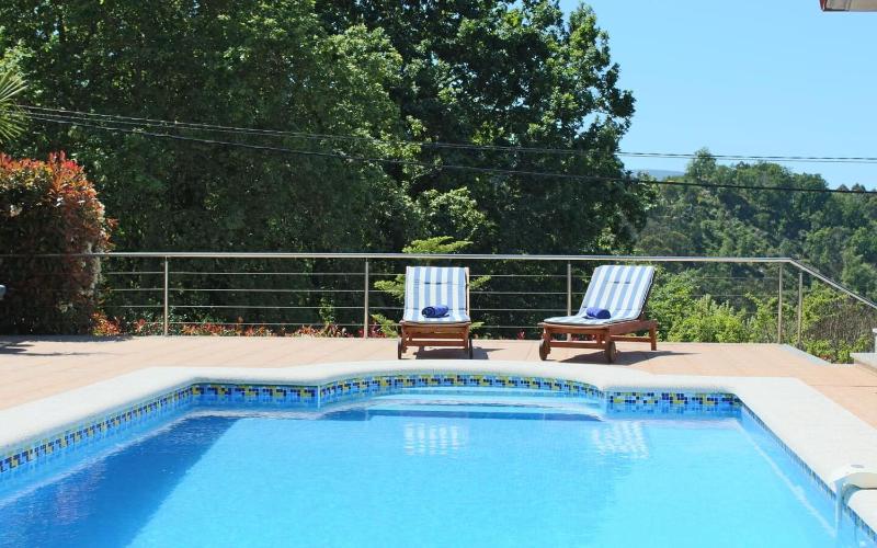Exclusiva casa con piscina en Gondomar Images