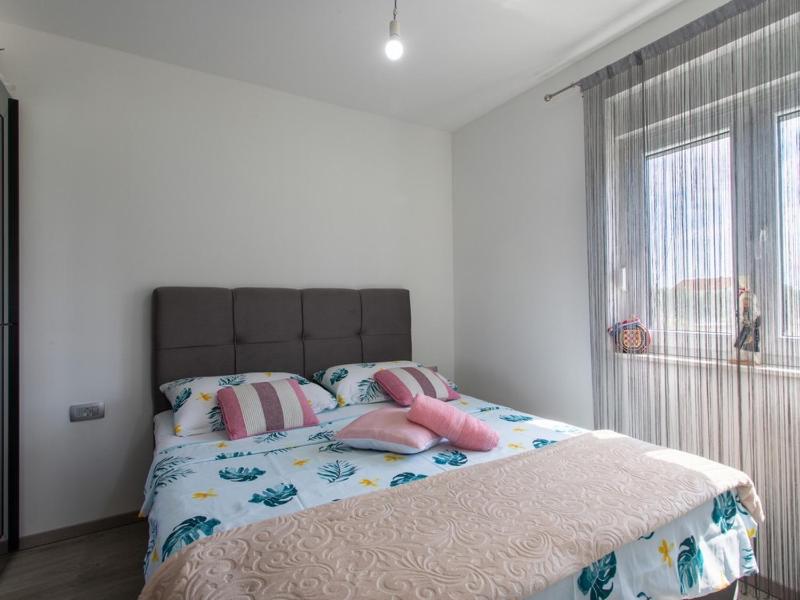 Apartments with parking space Kastel Stari Kastela - 22590 - image 7