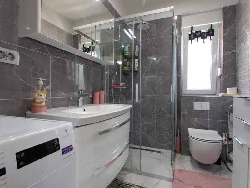 Apartments with parking space Kastel Stari Kastela - 22590 - image 3