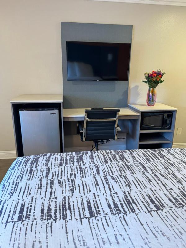 Standard Queen Room image 2