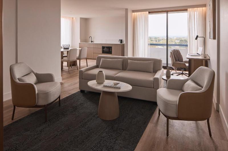 Two-Bedroom Balcony Suite image 4