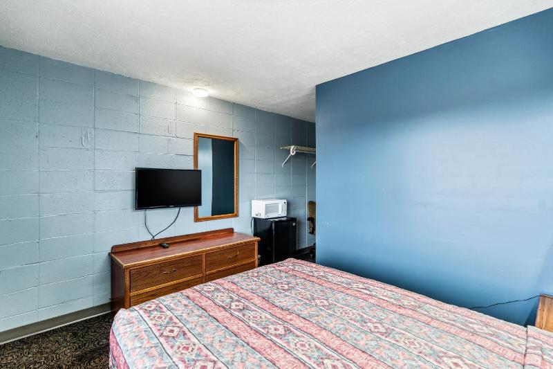 Budget Single Room image 4