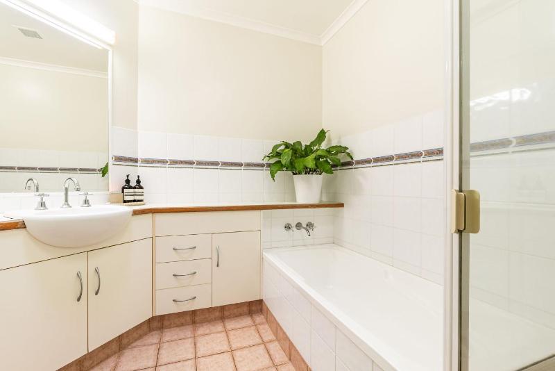 Blue Pacific 3 - Ocean Views & Swimming Pool - Holiday Yamba - image 13