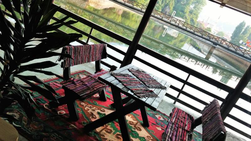 Double Room with Terrace and River View image 4