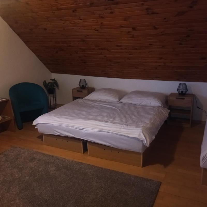 Deluxe Quadruple Room image 1