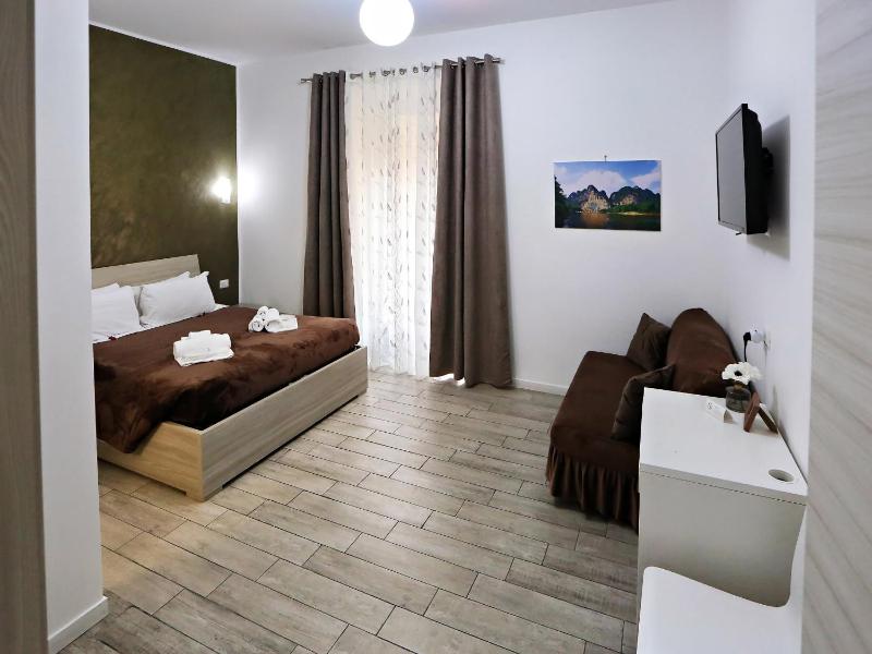 Quadruple Room with Shower image 1