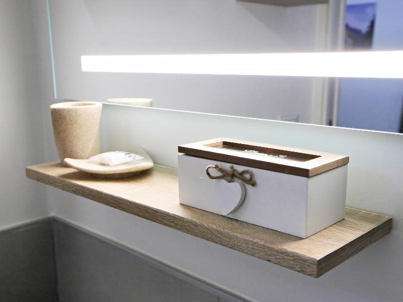 Quadruple Room with Shower image 4