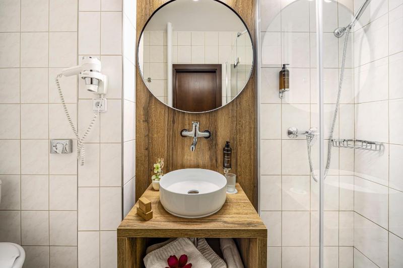 Superior Double or Twin Room with free access to the pool and fitness image 2