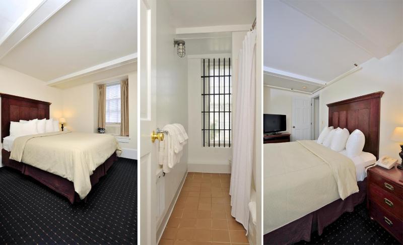 Superior Queen Room with Two Queen Beds image 4