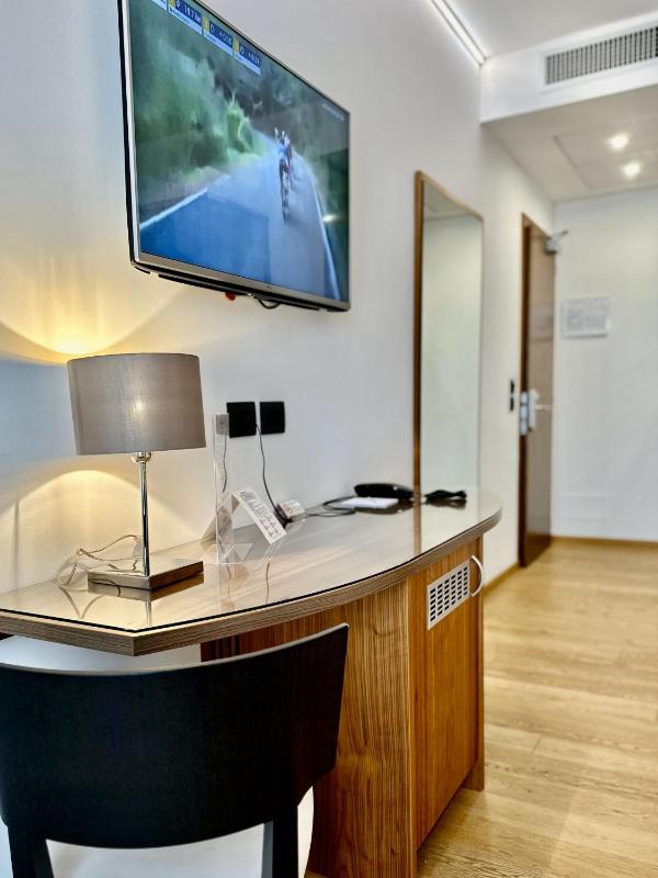 Superior Double Room image 2