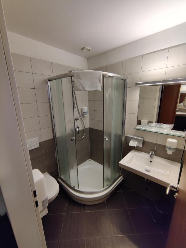 Single Room image 4