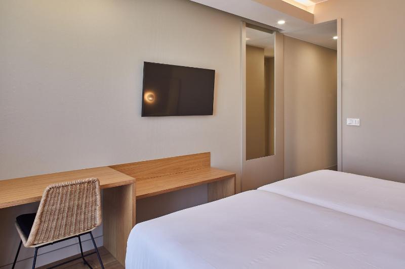 Comfort Double or Twin Room image 3