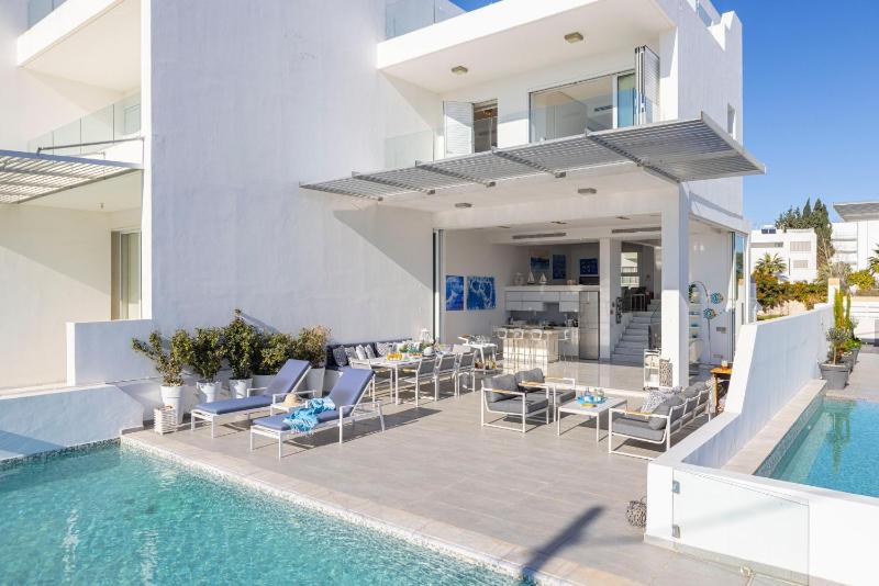 Protaras Elaia Luxury Seafront Villa - image 8