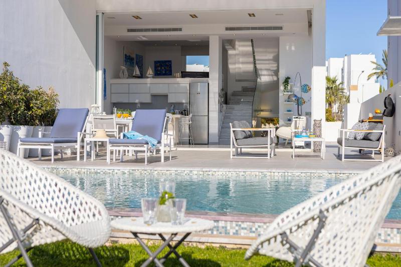 Protaras Elaia Luxury Seafront Villa - image 9