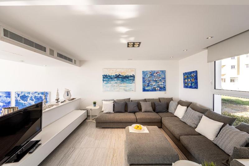 Protaras Elaia Luxury Seafront Villa - image 13