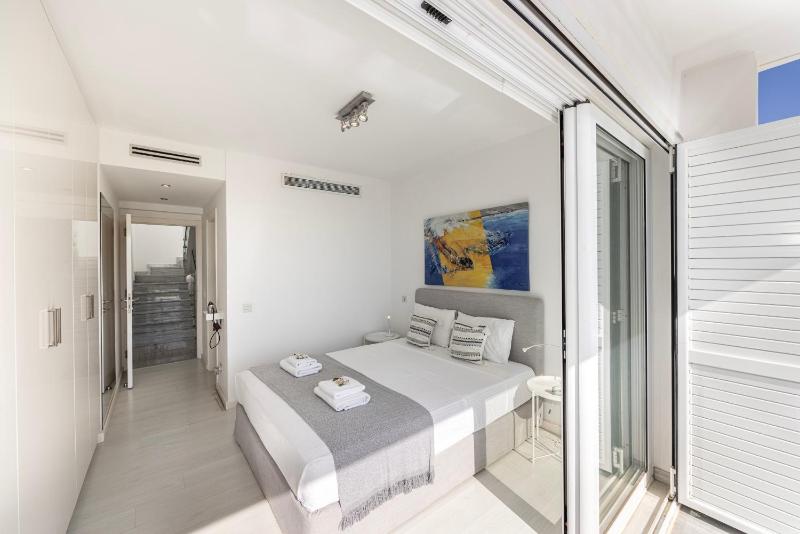 Protaras Elaia Luxury Seafront Villa - image 10