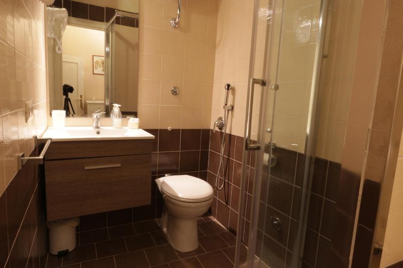 Double or Twin Room with Private Bathroom image 2