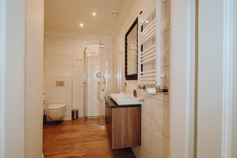 Penthouse Glamour Apartment with living room, two bedrooms and balcony image 3