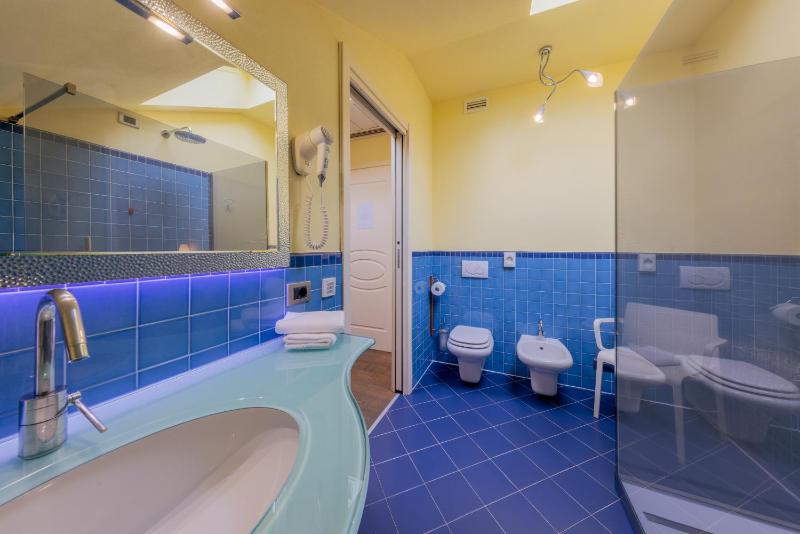 Double or Twin Room with Lake View - Attic image 4