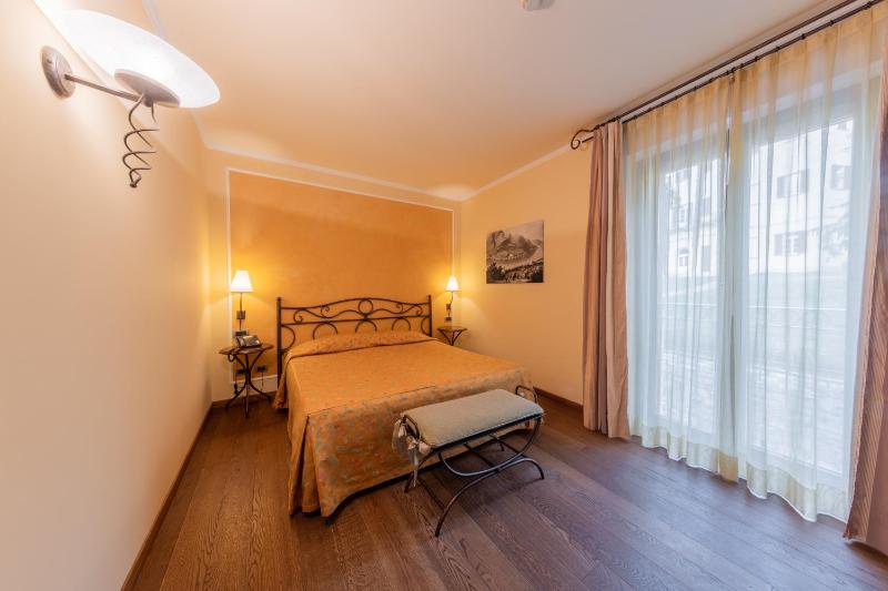 Double or Twin Room with Street View image 3