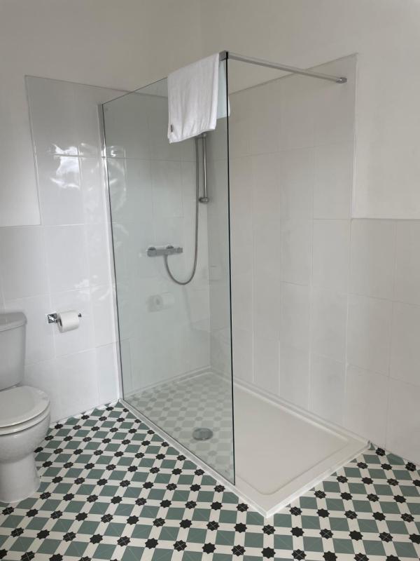 Premier Double Room image 3