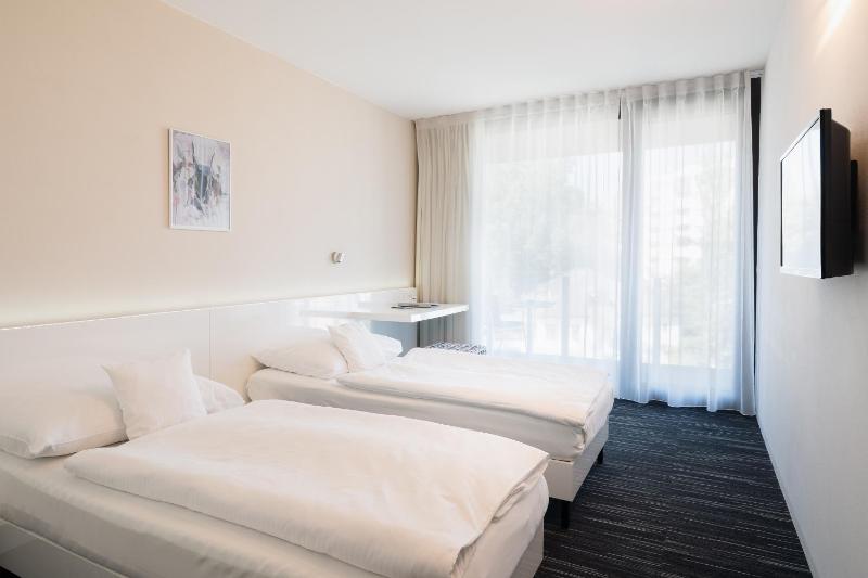 Double or Twin Room image 3