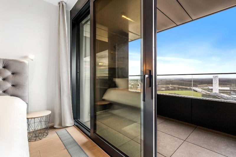 Luxury Stay with Pool and Views in Gasperich - image 9