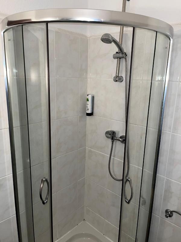 Basic Triple Room image 4