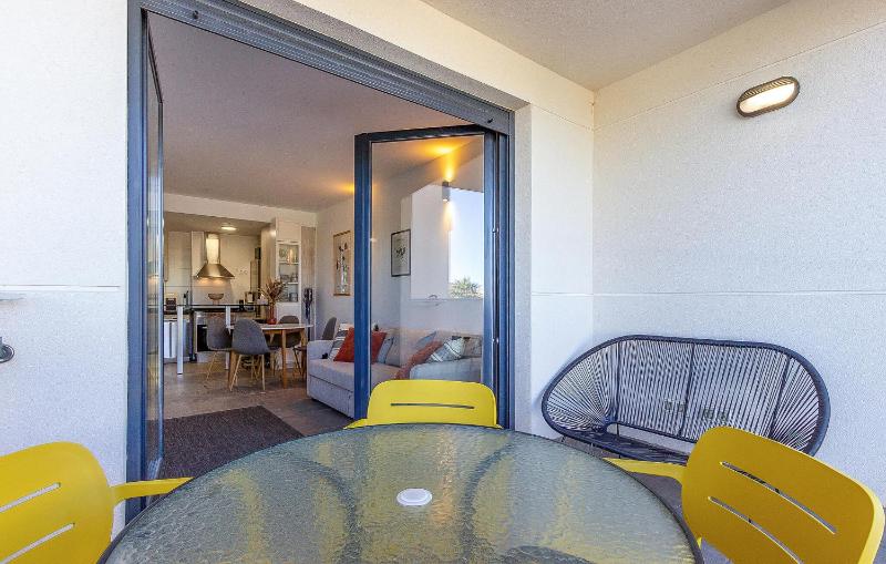 Beach Front Apartment In Denia With Wifi - image 14