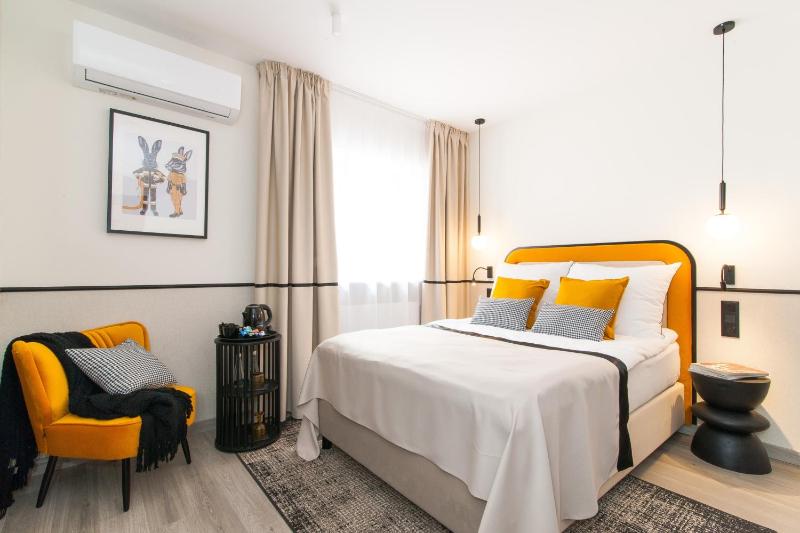 Boutique Premium Single Room image 4