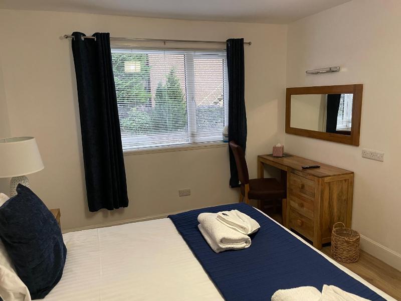 Superior King Suite image 4