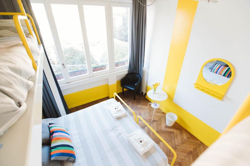 Triple Room with Private Bathroom image 3