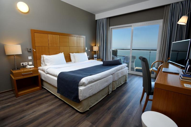 Nereid Coco-Mat Room Front Sea View image 3