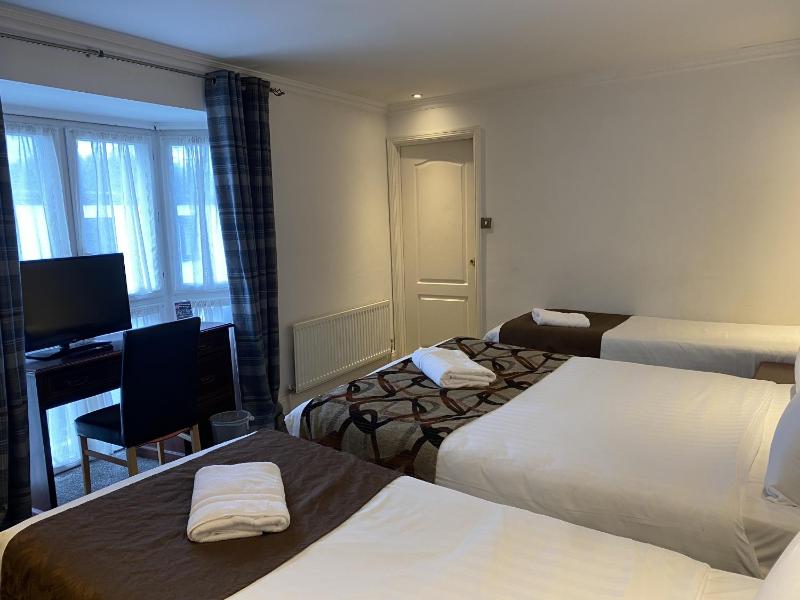 Quadruple Room image 3