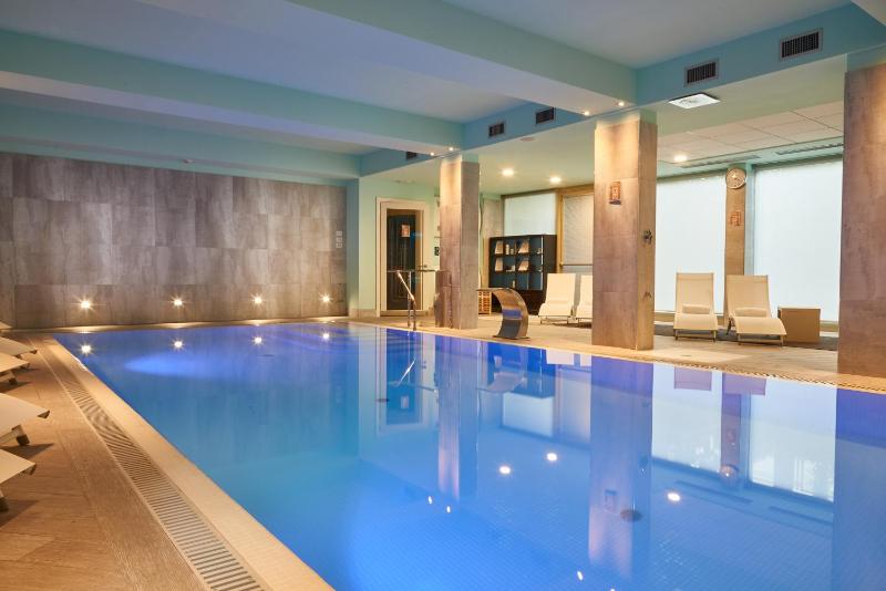 Superior Studio with kitchen & Pool Access image 2