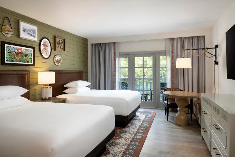 Queen Room with Two Queen Beds and Balcony image 2
