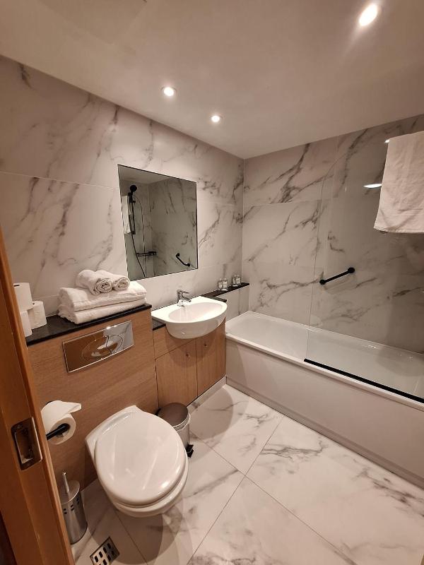 One-Bedroom Apartment image 3