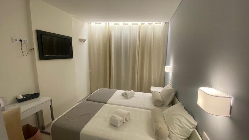 Twin Room image 1