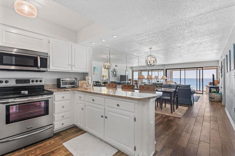 Edgewater 31 - image 23