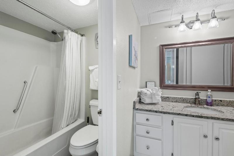 Edgewater 31 - image 25