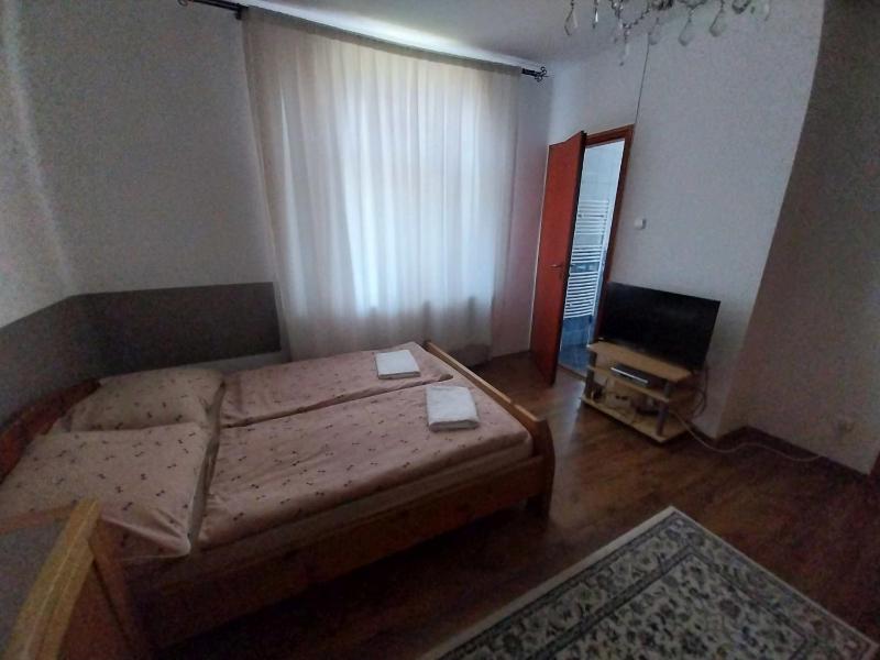 Triple Room with Shower image 2