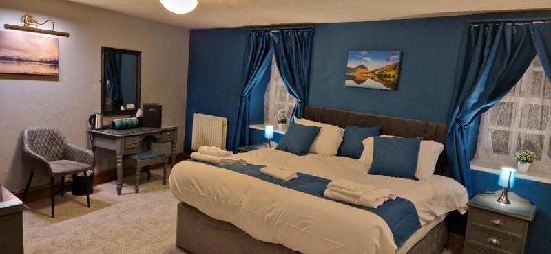 Family Room with Bathroom image 1