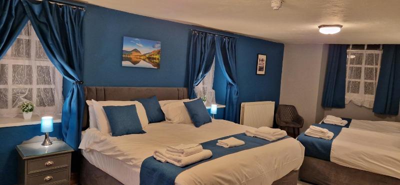 Family Room with Bathroom image 4