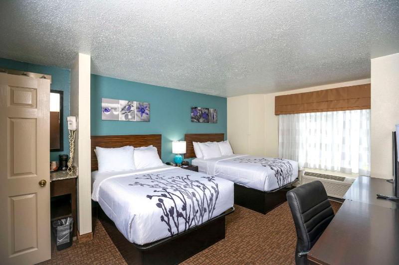 Double Room with Two Double Beds - Non-Smoking image 4
