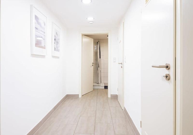 Hamburg Altona - Three Bedrooms for up to 10 - image 11