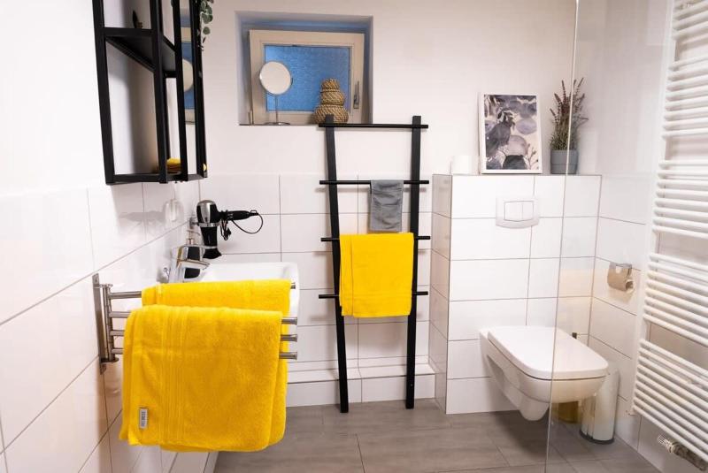 Hamburg Altona - Three Bedrooms for up to 10 - image 7