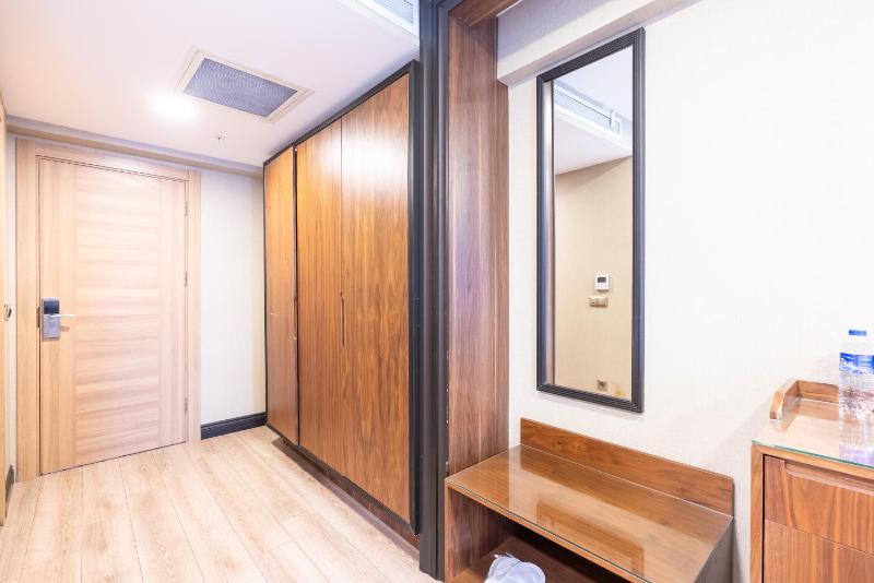 Standard Quadruple Room image 1