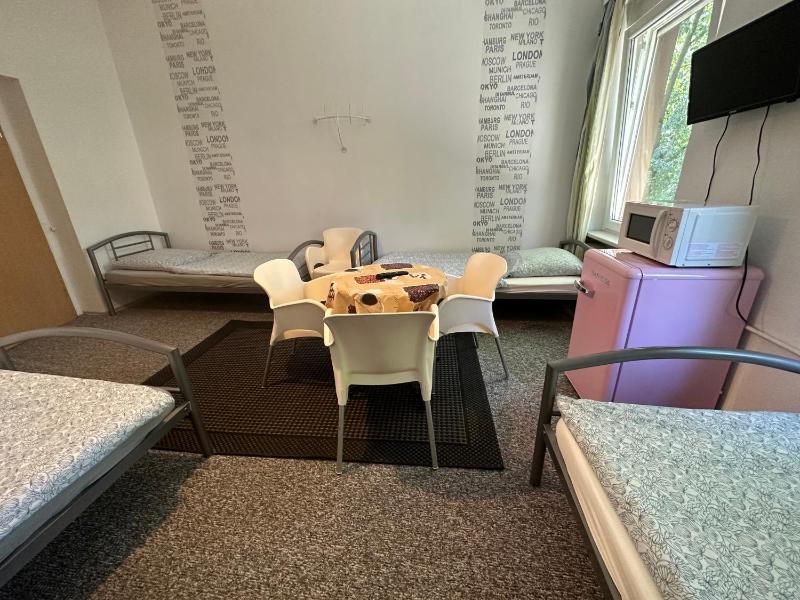 Classic Quadruple Room image 4